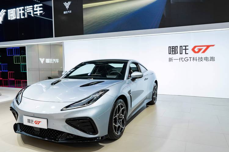 重庆秀山县智扬思企业管理咨询哪吒汽车在智能汽车领域的表现，领途汽车在新能源汽车市场中的影响力